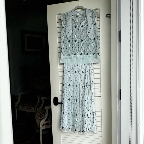 Gorgeous Sandro Clover Leaf Skirt and Top set - Picture 5 of 9